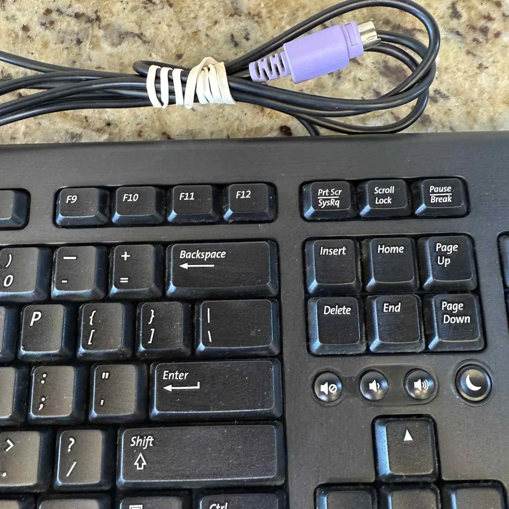 Compaq PS/2 Wired Keyboard KB-9963 Black 104-key QWERTY
